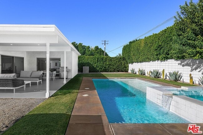 Building Photo - 2326 E Finley Rd