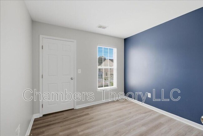 Building Photo - 42211 Marcy Way