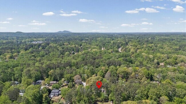 Building Photo - 2420 Castle Ln NE