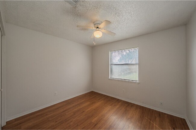 Building Photo - 6753 Spoonwood Ln