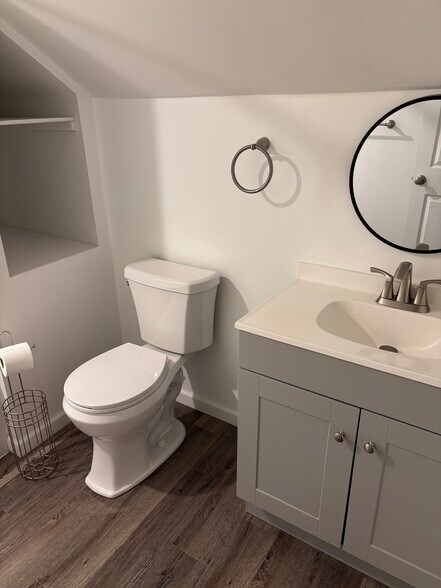 Generous sized bathroom - 721 E Clinton St