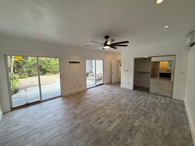 Building Photo - 5967 SW 58th Terrace