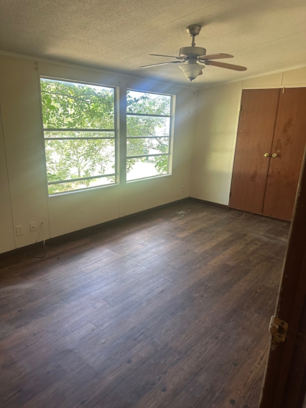 Building Photo - 412 Greenfield Dr