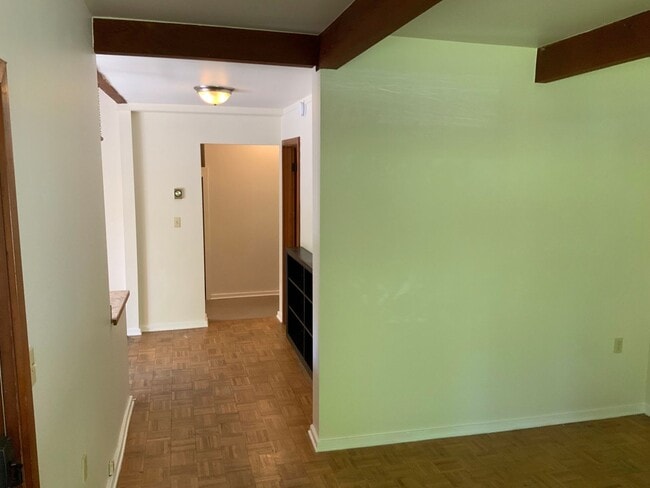 Building Photo - 1 Bedroom in Midtown