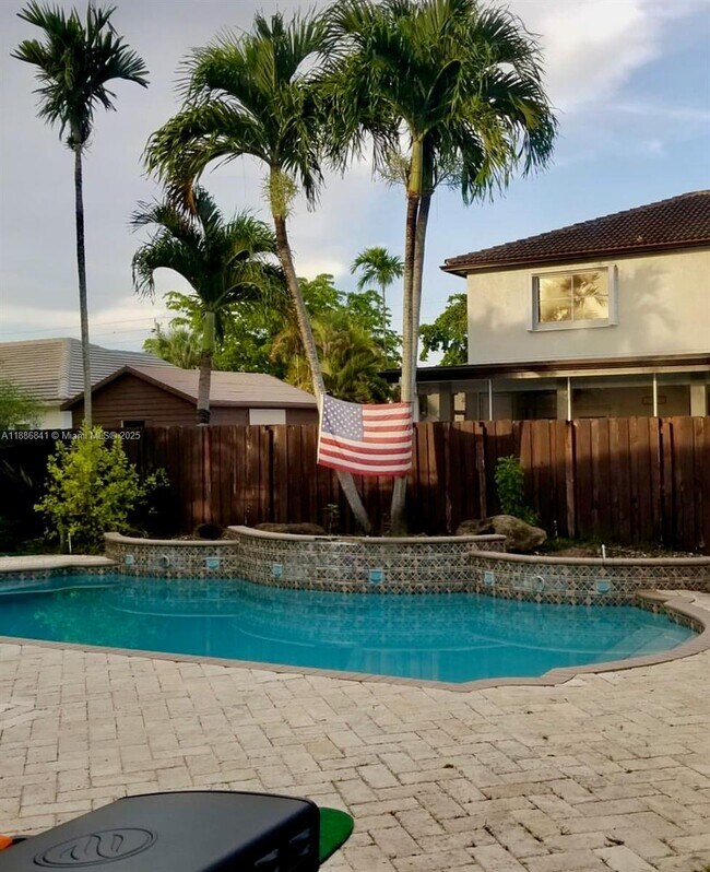 Building Photo - 18121 SW 152nd Ct