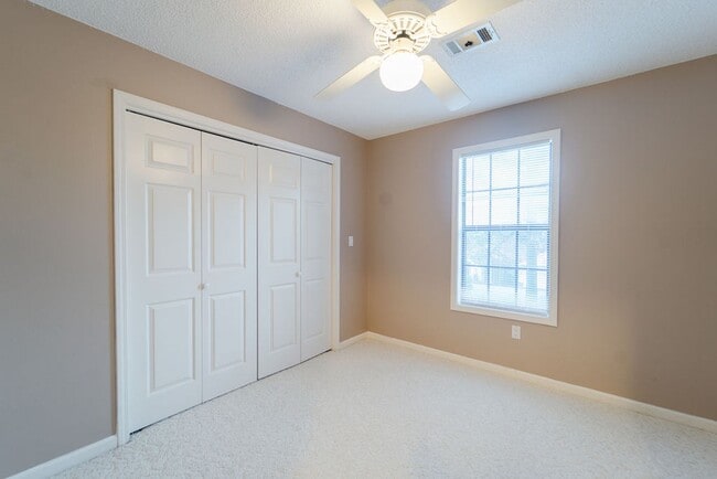 Building Photo - Charming 3 bedroom, 2 bath home that has been updated and is ready to be called home! This home h...