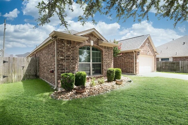 Building Photo - 2024 Silverwater Ct