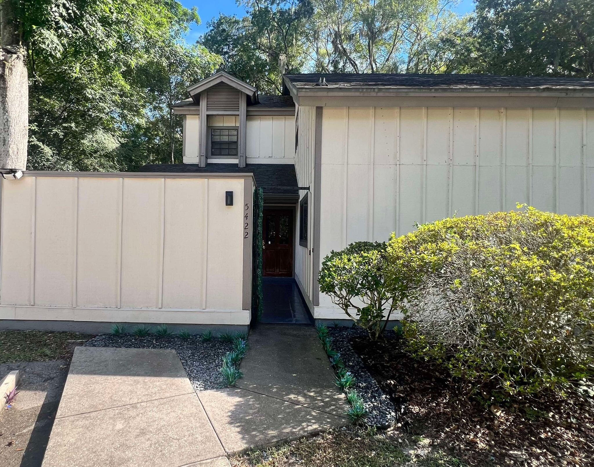 Building Photo - 5422 SW 4th Pl