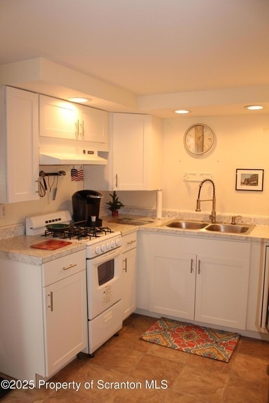 Building Photo - 63 Shore Dr