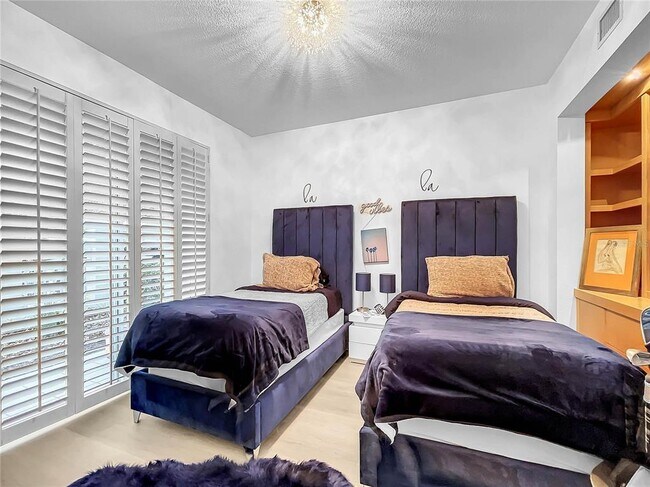 Building Photo - 3608 54th Dr W