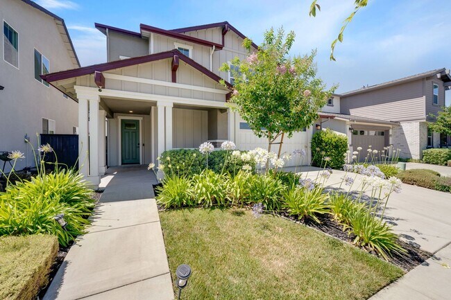 Building Photo - Modern 4BR Sacramento Home with Exclusive Clubhouse!