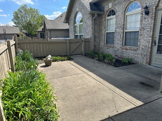 Building Photo - Well-Maintained Condo with 2 Bonus Rooms & Attached 2-Car Garage