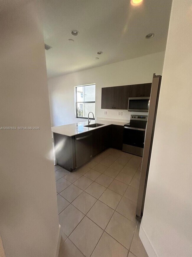 Building Photo - 5525 Agostino Way