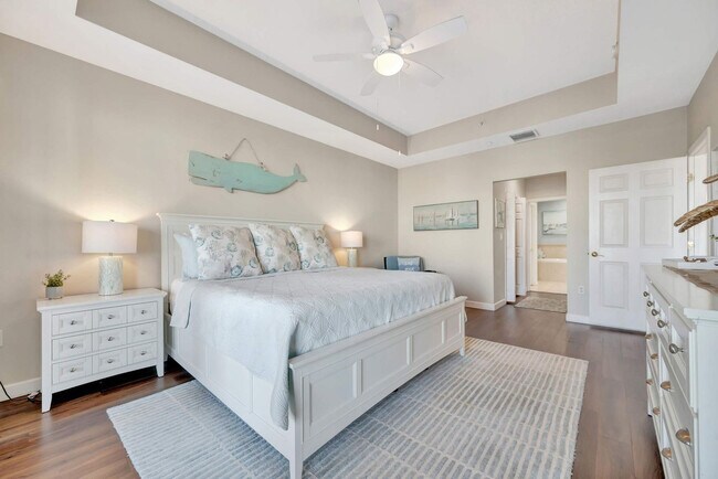 Building Photo - 530 S Gulfview Blvd