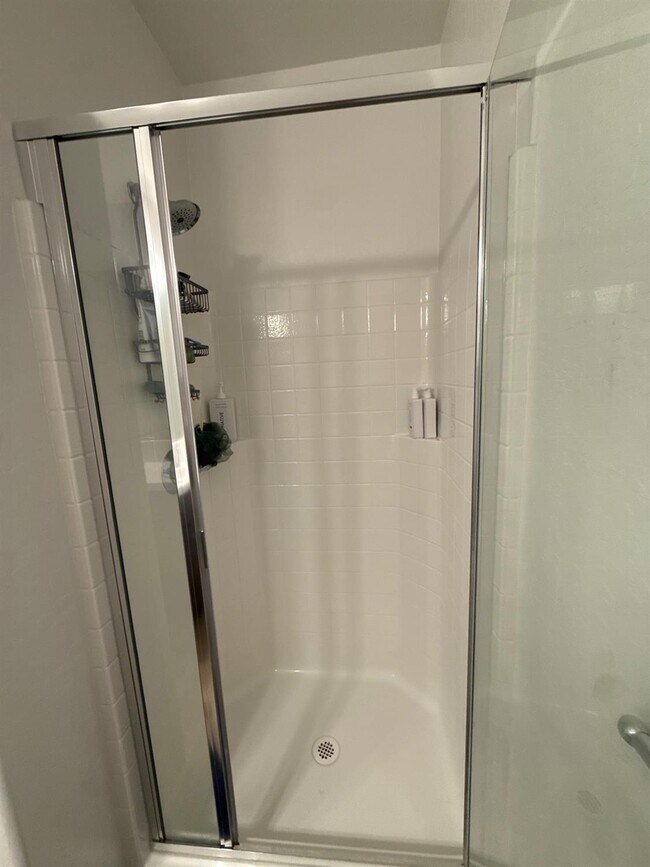 Building Photo - 761 S Kandarian Ave