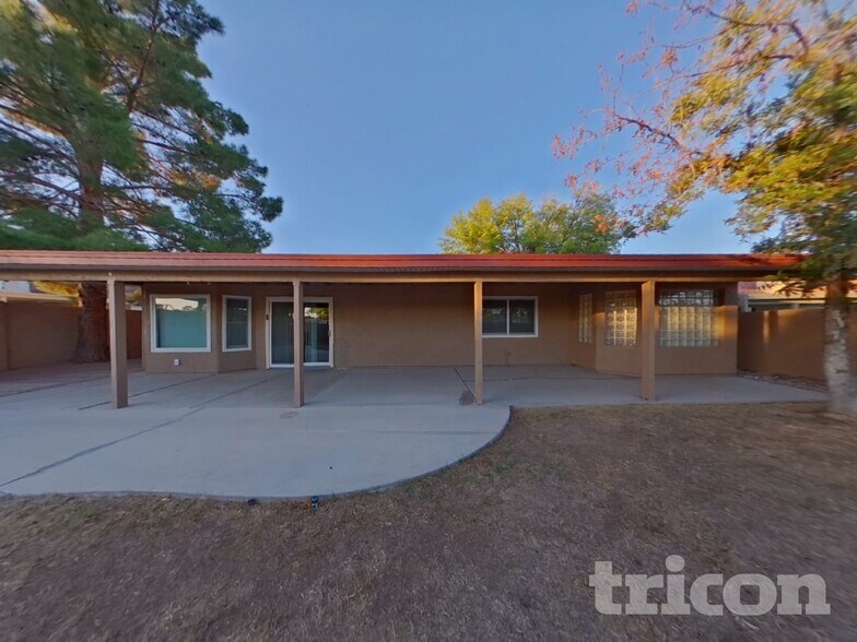 Building Photo - 413 E Merrill Ave