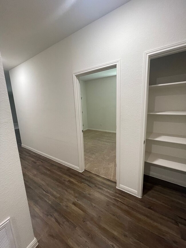 Building Photo - Available for a July 2025 Move In-Modern 3...