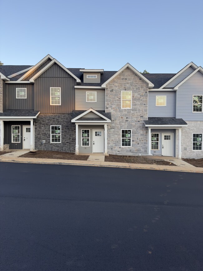 Building Photo - 536 Leesville Rd