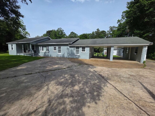 Building Photo - Need a mother-in-law suite or a kid cave?