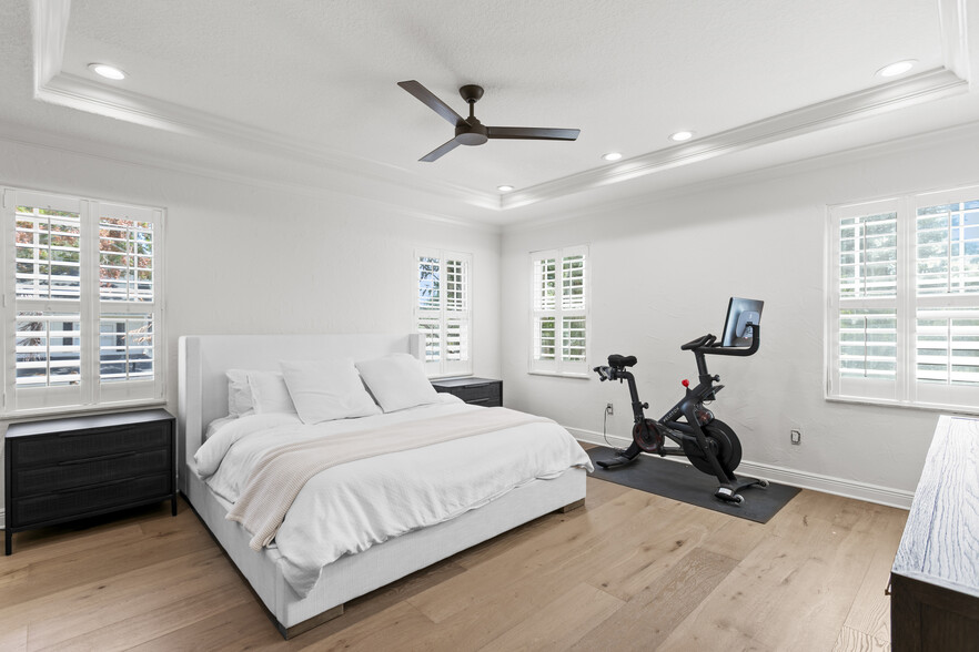 Building Photo - 2936 W Knights Ave