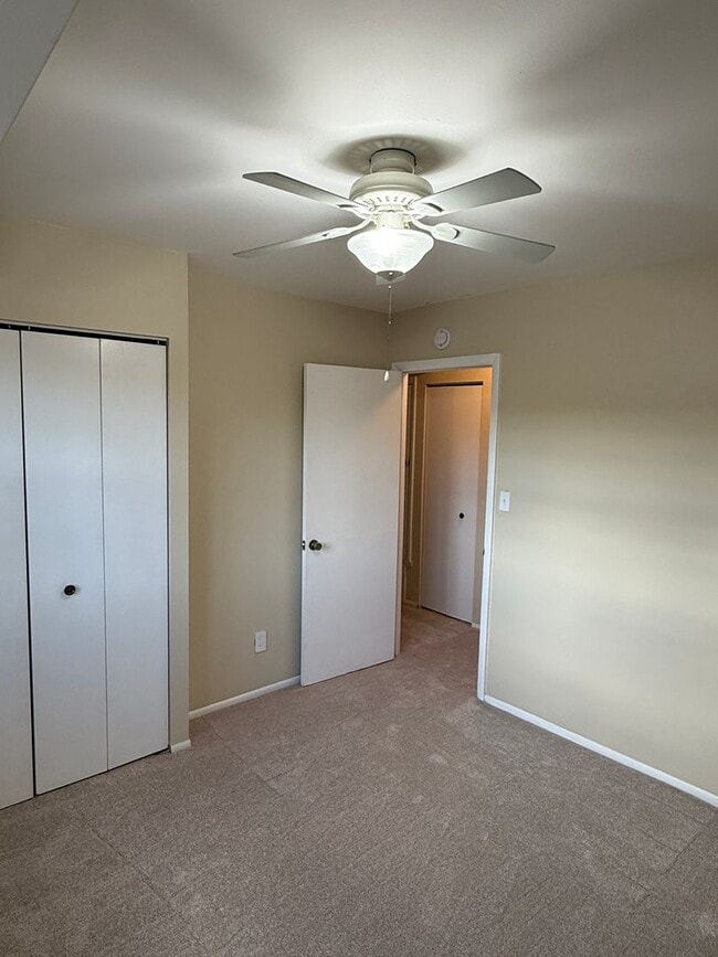 Building Photo - Third-Floor 2BR/1.5BA Condo Near I-695