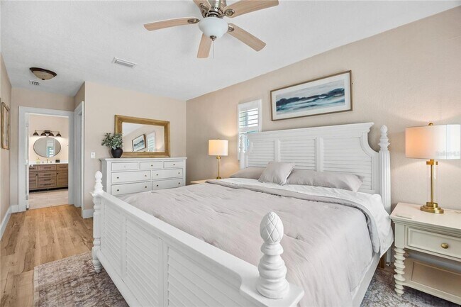 Building Photo - LAST MINUTE CANCELLATION - JAN TO FEB FULLY FURNISHED ALL IN PRICE OF $4500/ MONTH