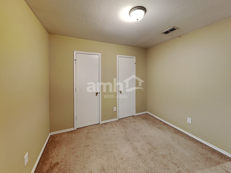 Building Photo - 13723 High Mesa Rd