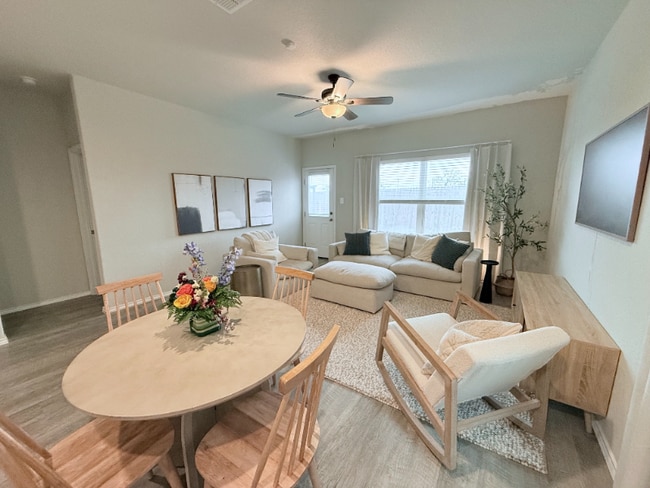 Building Photo - 518 Pleasanton Way