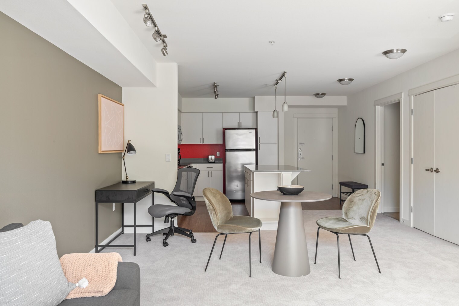 Building Photo - 330 3rd Ave W