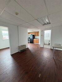 Building Photo - 38 Carroll St