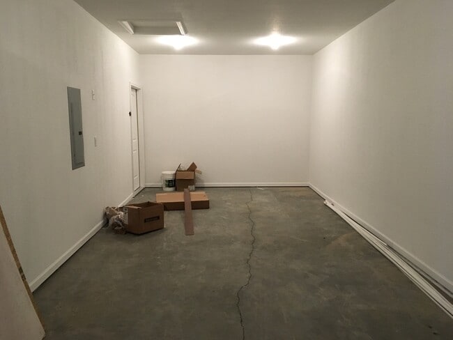 Building Photo - Single Level 2 Bed 1 Car Attached Villa in...