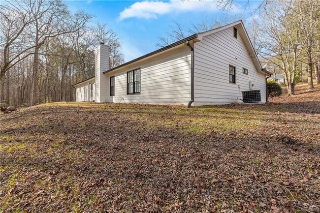 Building Photo - 2095 Uniwattee Trail SE