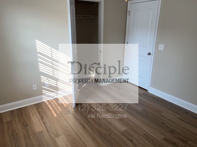 Building Photo - 202 Scarlett Ln