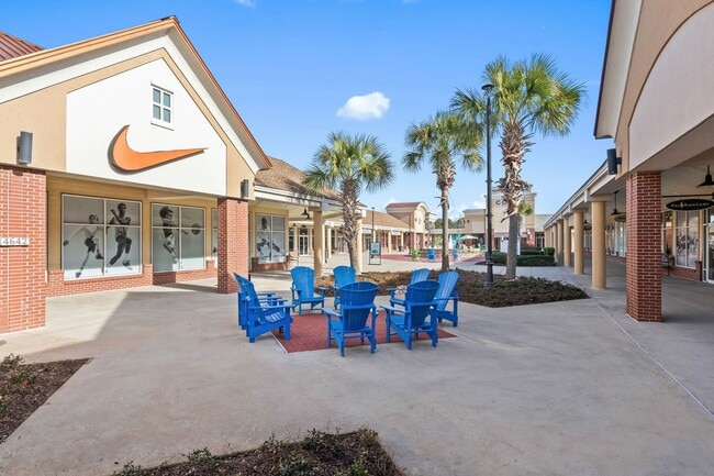 Building Photo - Spacious 4BR/3BA Home in Myrtle Beach – 2,550 Sq Ft & Screened Porch