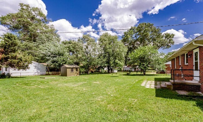Building Photo - 9507 Stockbridge Dr