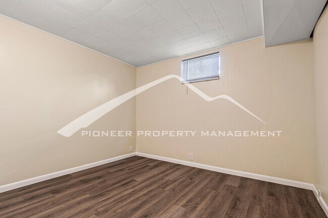 Building Photo - Updated Home With Central AC And Stainless...
