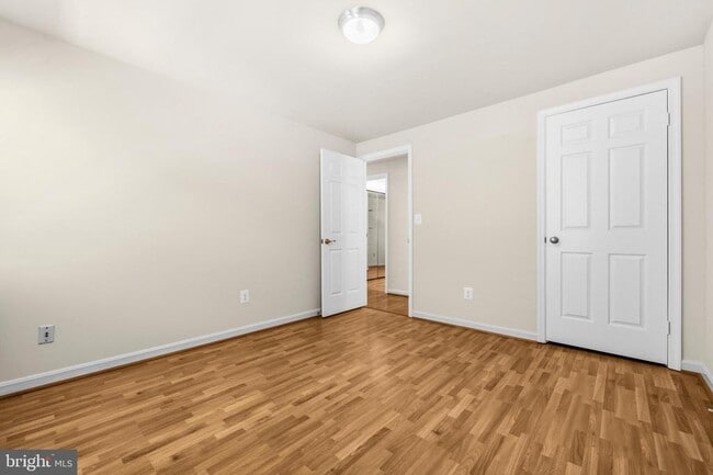 Building Photo - 8931 Park Forest Dr