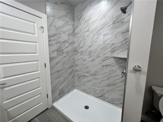 Building Photo - 600 Fir Ln