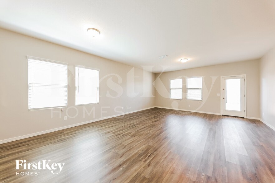 Building Photo - 222 N 199th Ln