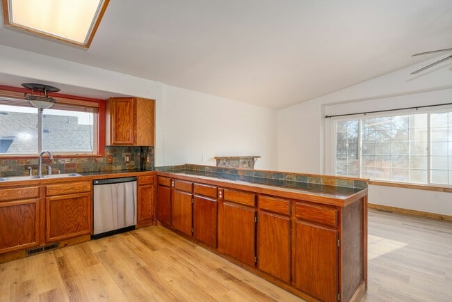 Building Photo - 9705 N Ptarmigan Dr