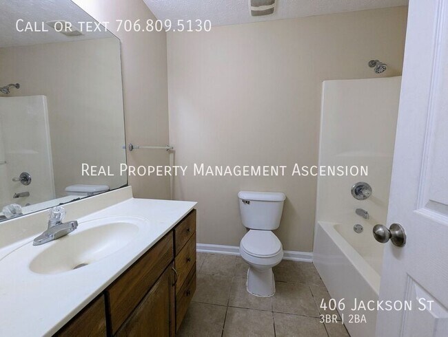 Building Photo - 406 Jackson St