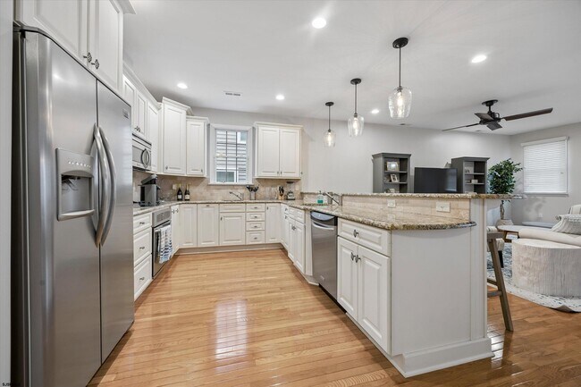 Building Photo - 113 N Adams Ave