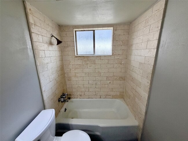 Building Photo - 7876 Bender Rd