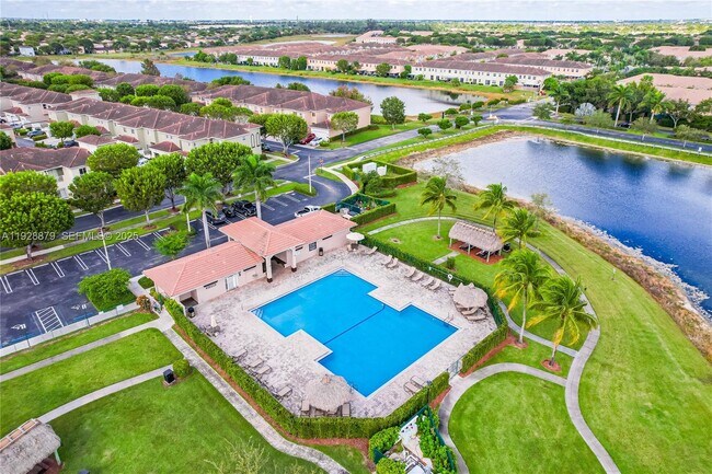 Building Photo - 2312 SE 21st St