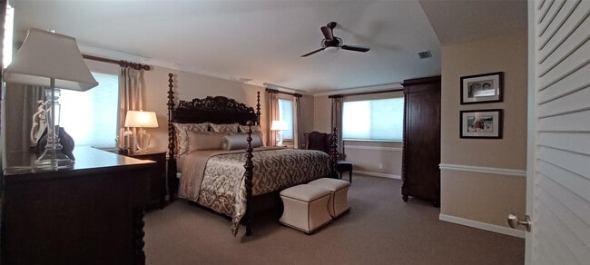 Building Photo - 6688 Via Regina