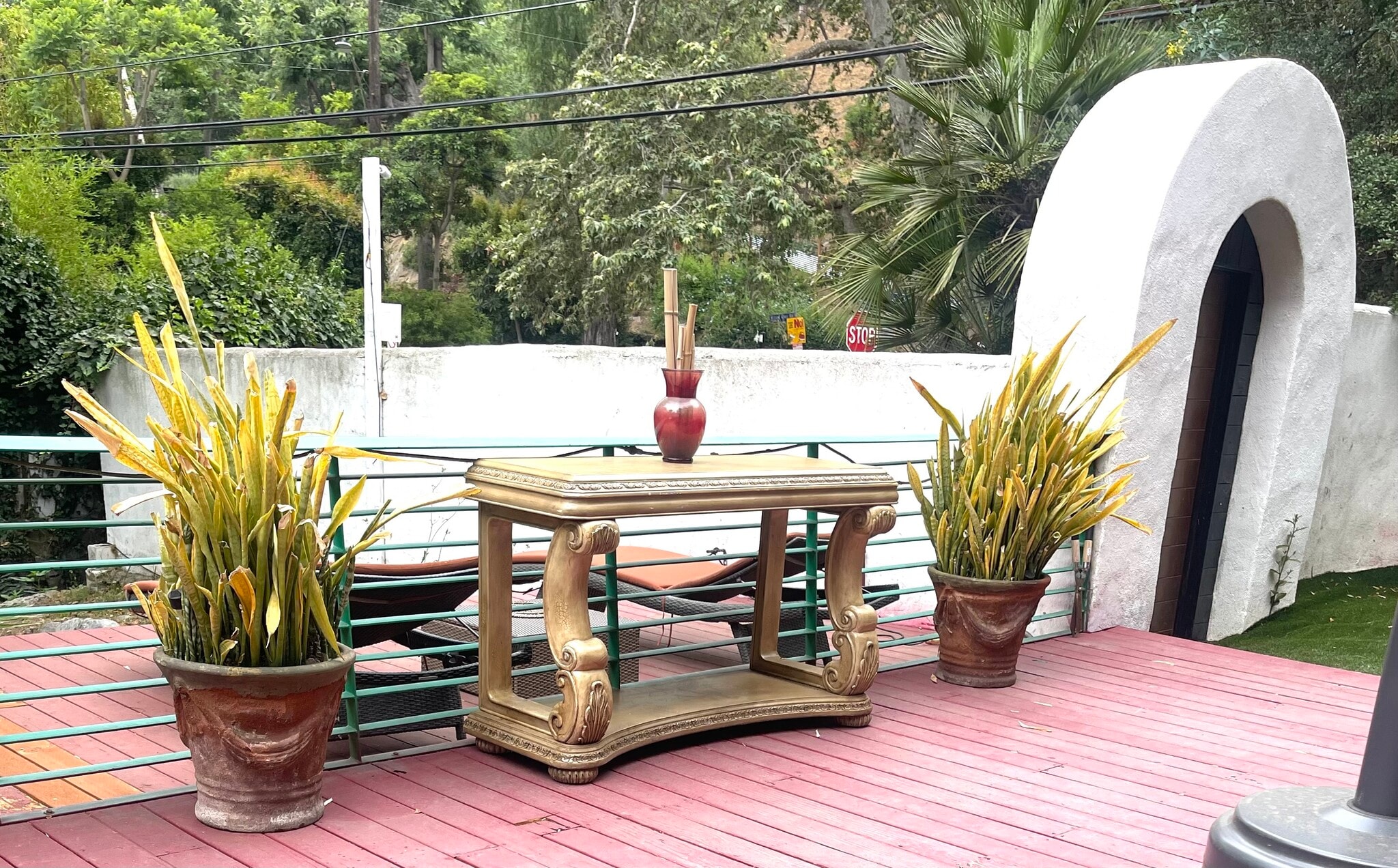 Building Photo - 2366 Nichols Canyon Rd