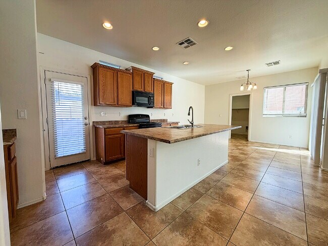 Building Photo - Charming Glendale Home with Spacious Lot & Prime West Valley Location!