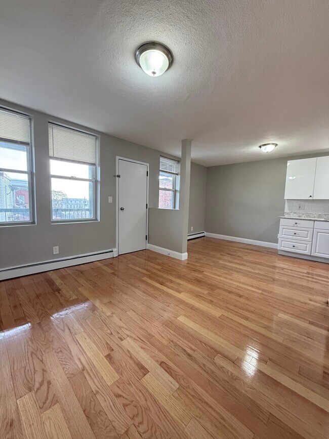 Building Photo - 67 Shawmut St