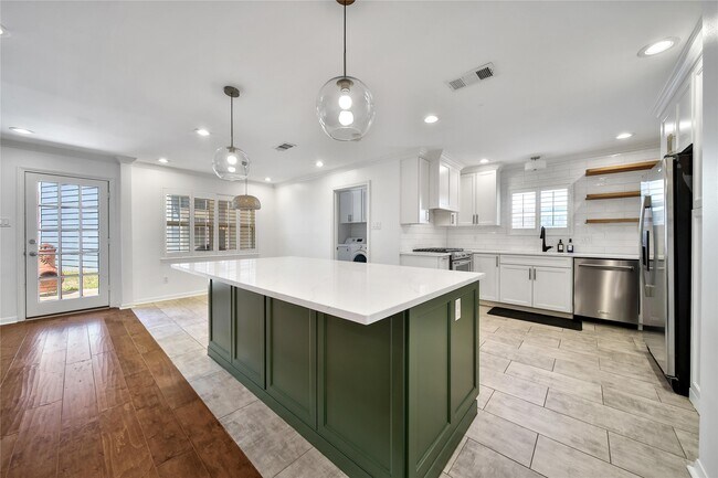 Building Photo - 5027 Twin Candle Dr