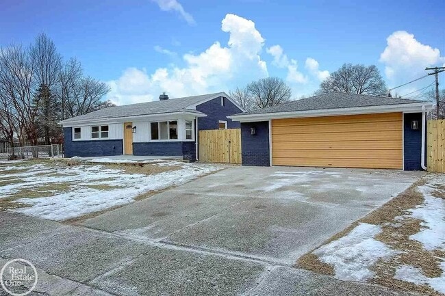 Building Photo - 47705 Roland St